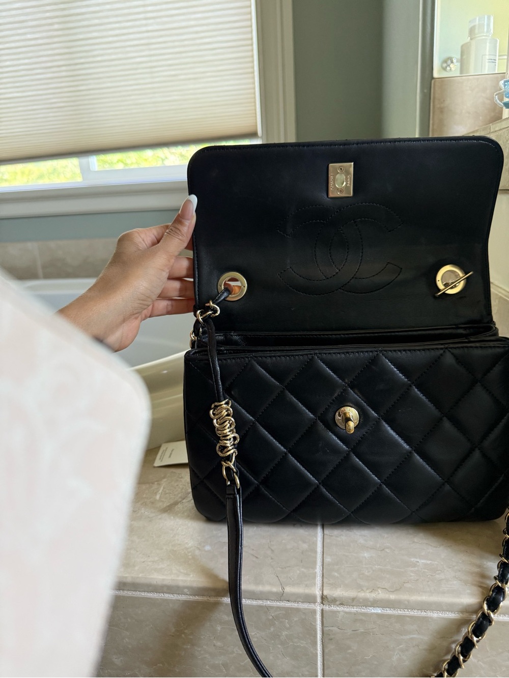 CHANEL Black Quilted Leather Satchel with Gold CC Hardware ; Small Trendy CC bag - Picture 4 of 10